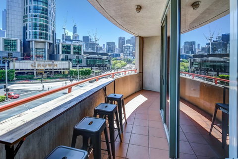 Southbank Tower Apartments - ACT Tourism 1
