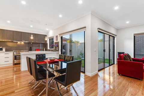 Biggs Villas Melbourne - ACT Tourism 2