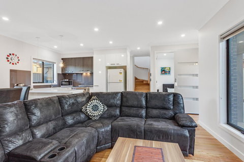 Biggs Villas Melbourne - ACT Tourism 24