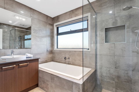 Biggs Villas Melbourne - ACT Tourism 10