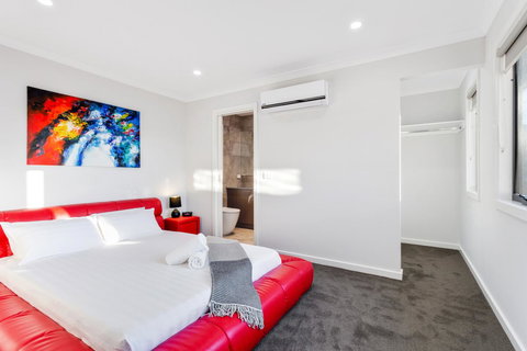 Biggs Villas Melbourne - ACT Tourism 7
