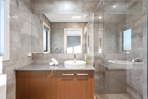 Biggs Villas Melbourne - ACT Tourism 27