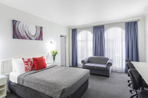 Cathedral Motor Inn - ACT Tourism 12