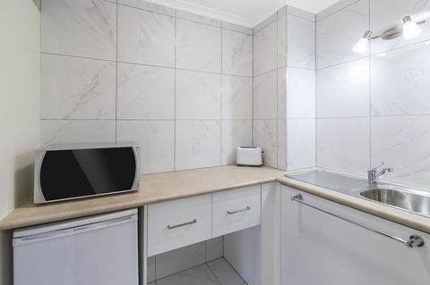 Cathedral Motor Inn - ACT Tourism 14