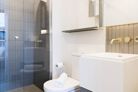 Deluxe Sea Views Apartment - ACT Tourism 13