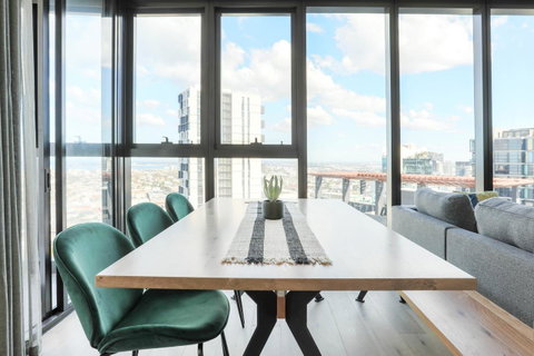 Deluxe Sea Views Apartment - ACT Tourism 1
