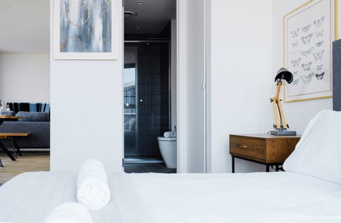 Deluxe Sea Views Apartment - ACT Tourism 16