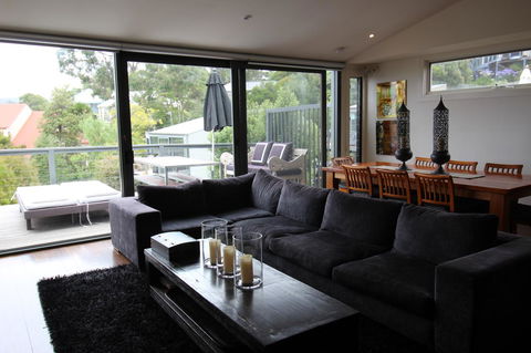 Lorne Holiday House - ACT Tourism 1