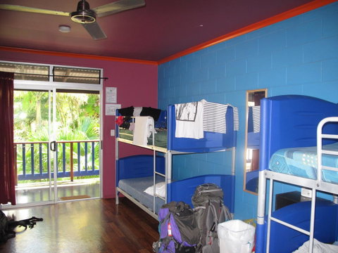 Cool Bananas Backpackers - ACT Tourism 43