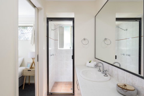 Rainbow Getaway Holiday Apartments - ACT Tourism 8