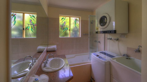 Rainbow Getaway Holiday Apartments - ACT Tourism 29