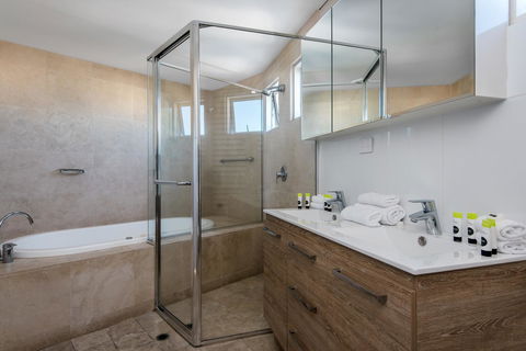 Noosa Blue Resort - ACT Tourism 18