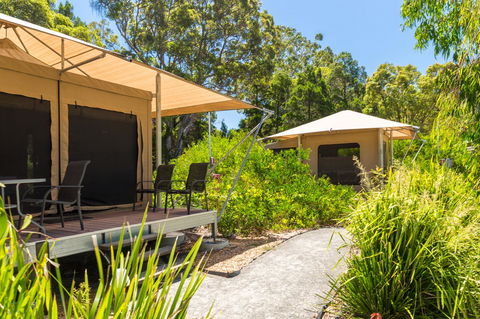 Castaways Moreton Island - ACT Tourism 1