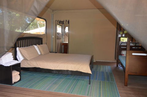 Castaways Moreton Island - ACT Tourism 5