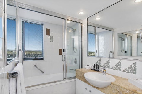 Mantra Mooloolaba Beach - ACT Tourism 21