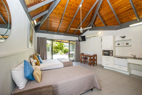 Island Leisure Resort - ACT Tourism 15