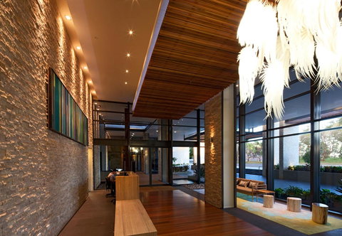 Oaks Redcliffe Mon Komo Suites - ACT Tourism 13