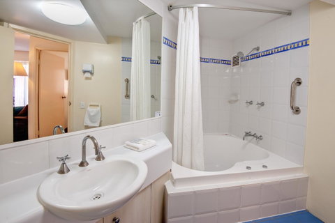 Nautilus Resort Mooloolaba - ACT Tourism 24
