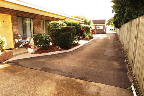 Twin Pines Motel - ACT Tourism 27
