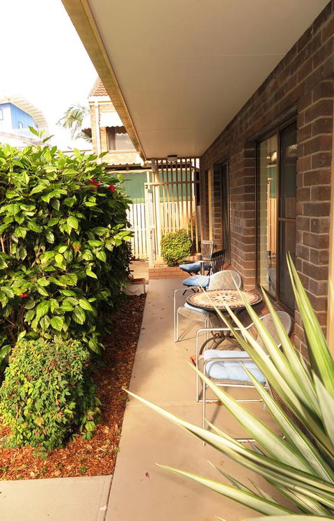 Twin Pines Motel - ACT Tourism 22