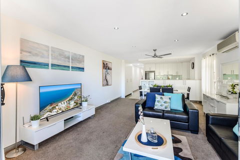 Redvue Holiday Apartments - ACT Tourism 2