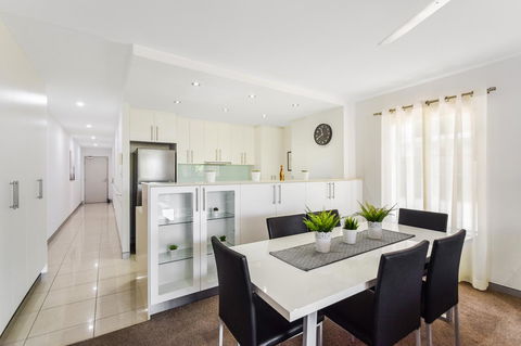Redvue Holiday Apartments - ACT Tourism 4