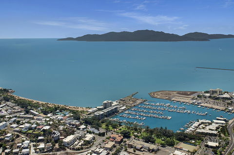 Mariners North Holiday Apartments - ACT Tourism 21