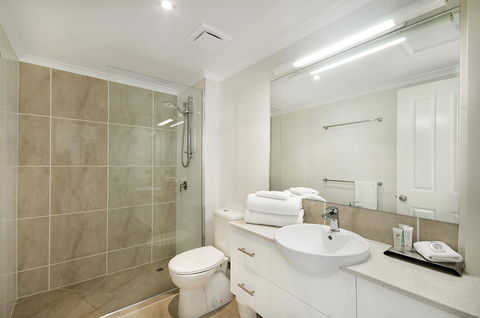 Mariners North Holiday Apartments - ACT Tourism 39