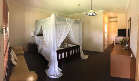 The Bearded Dragon Boutique Hotel - ACT Tourism 6