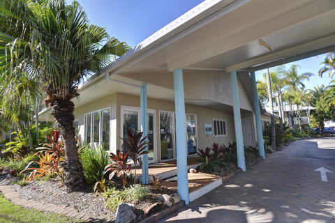 The Beach Motel Hervey Bay - ACT Tourism 37