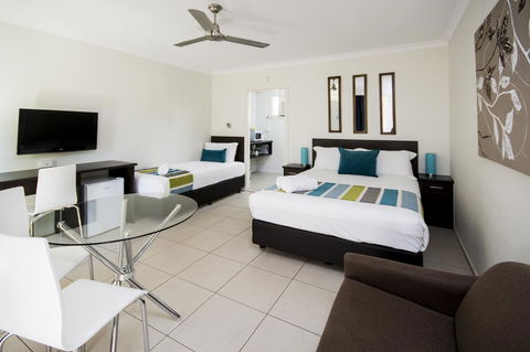 The Beach Motel Hervey Bay - ACT Tourism 4