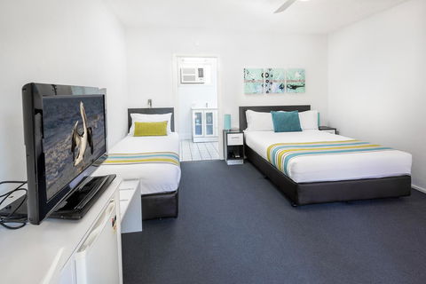 The Beach Motel Hervey Bay - ACT Tourism 31