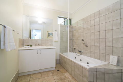 The Port Douglas Queenslander - ACT Tourism 13