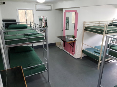 Backpackers In Paradise 18-35 Hostel - ACT Tourism 10
