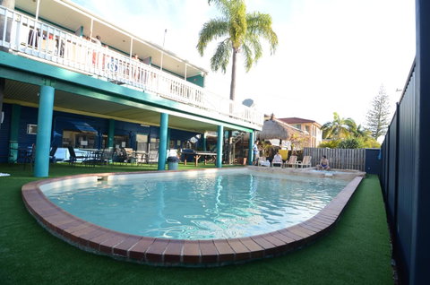 Backpackers In Paradise 18-35 Hostel - ACT Tourism 22