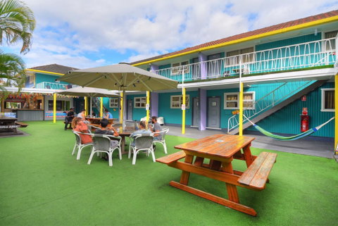 Backpackers In Paradise 18-35 Hostel - ACT Tourism 2