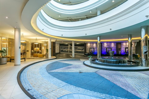 Mantra Towers Of Chevron - ACT Tourism 5