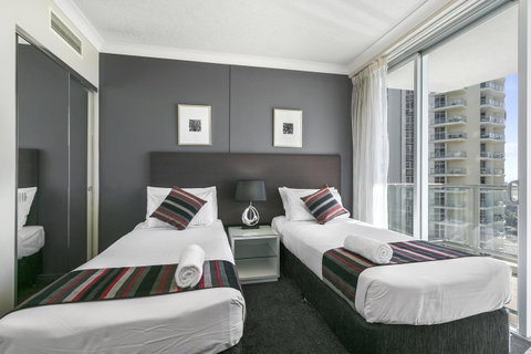 Mantra Towers Of Chevron - ACT Tourism 21