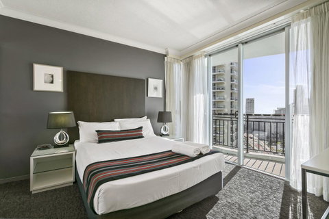 Mantra Towers Of Chevron - ACT Tourism 22