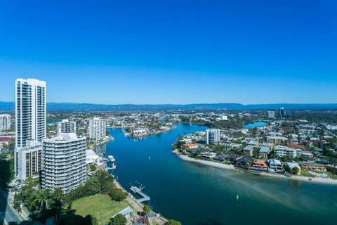 Mantra Towers Of Chevron - ACT Tourism 12