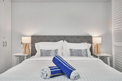 Palm Cove Paradise - Couples Spa Beach Getaway - ACT Tourism 6