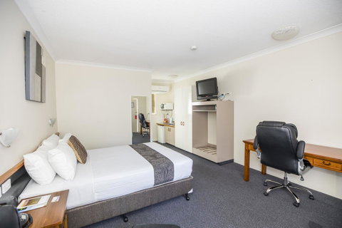 Emerald Maraboon Motor Inn - ACT Tourism 22