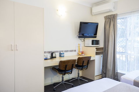 Emerald Maraboon Motor Inn - ACT Tourism 43