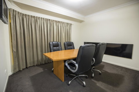 Emerald Maraboon Motor Inn - ACT Tourism 12