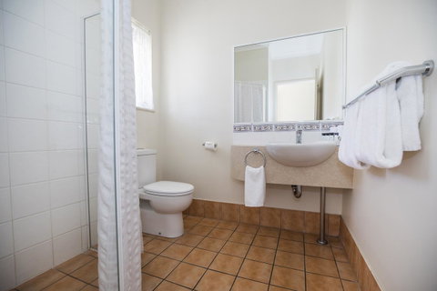 Emerald Maraboon Motor Inn - ACT Tourism 38