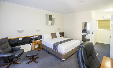 Emerald Maraboon Motor Inn - ACT Tourism 23