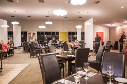 Emerald Maraboon Motor Inn - ACT Tourism 14