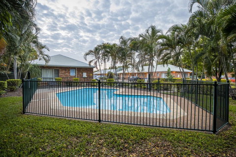 Emerald Maraboon Motor Inn - ACT Tourism 11