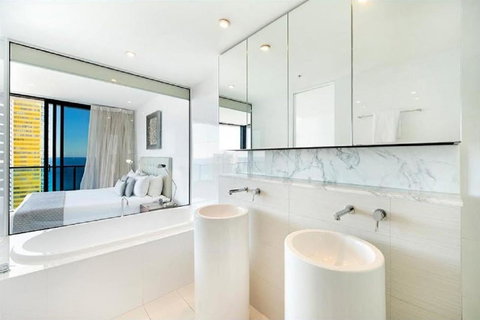Oracle Resort Broadbeach - Gclr - ACT Tourism 2