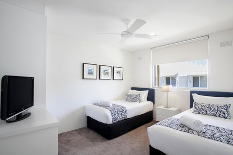 Maison Noosa - ACT Tourism 24
